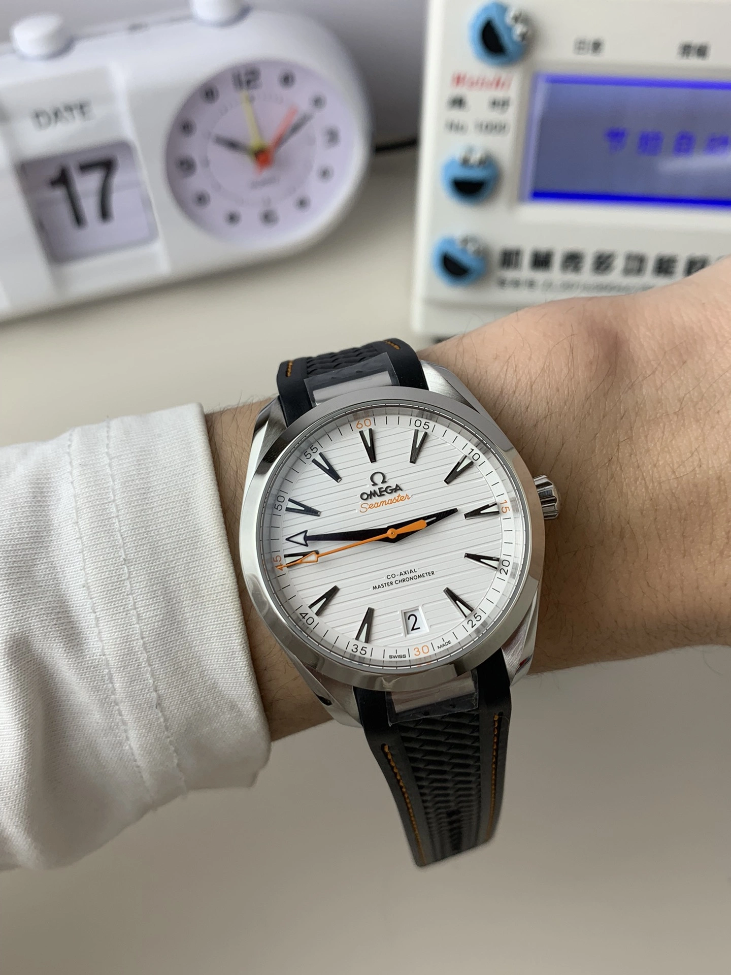 Neat CBD Factory Omega Seamaster Aqua Terra 150M 41mm White Dial Orange Rubber Strap (220.12.41.21.02.002) 1:1 Super Clone – DD8900 Movement 298